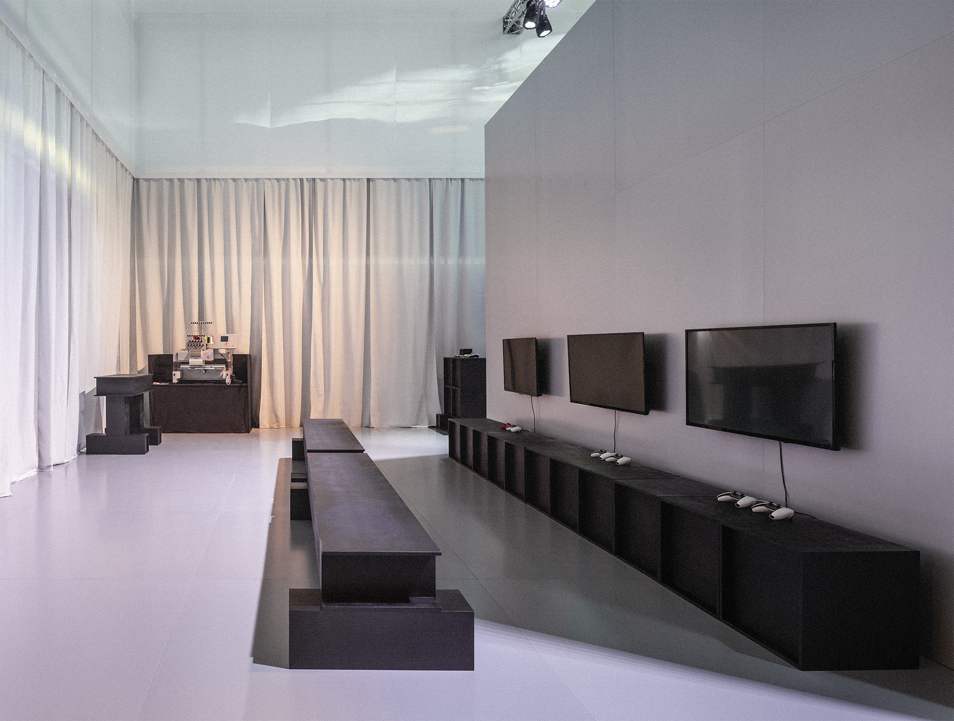 Free Practice, projects: Nike Tech Clubhouse (Fig. 9)